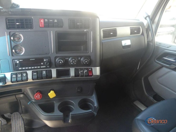 2022-kenworth-t680-image-18