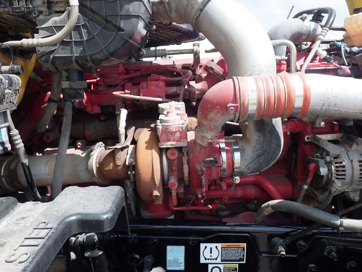 2021-peterbilt-579-image-26
