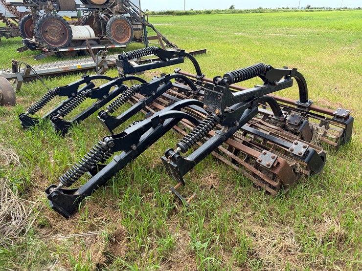 case-ih-330-image-67