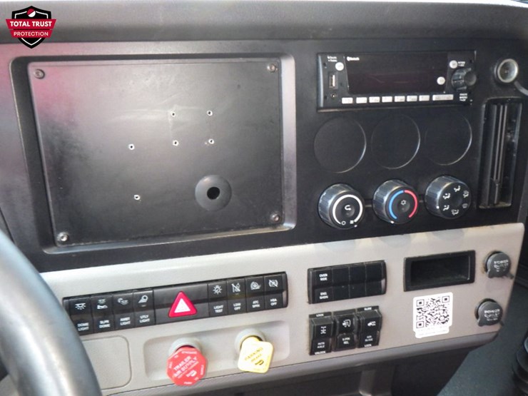 2022-freightliner-cascadia-126-image-19