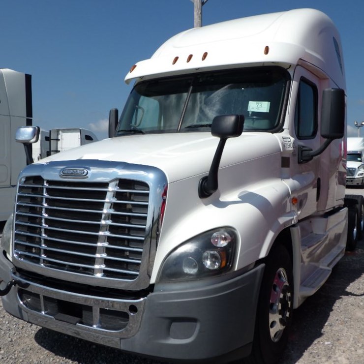 2016 FREIGHTLINER CASCADIA 125