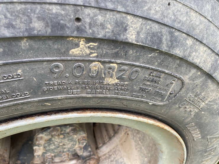 ih-1700-grain-truck-image-49