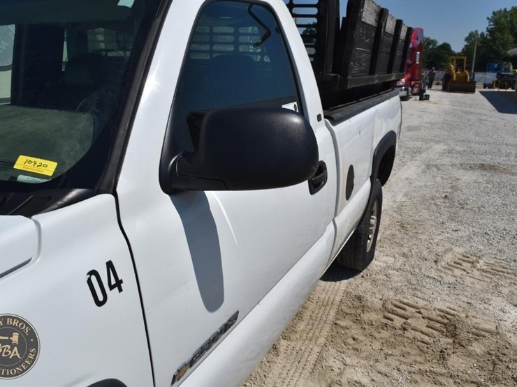 2004-chevrolet-silverado-1500-image-34