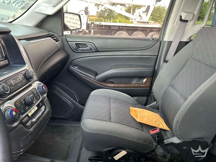 2016-chevrolet-tahoe-image-17