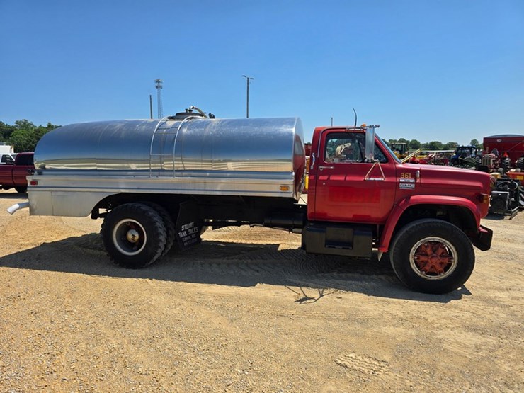gmc-sierra-6500-image-8