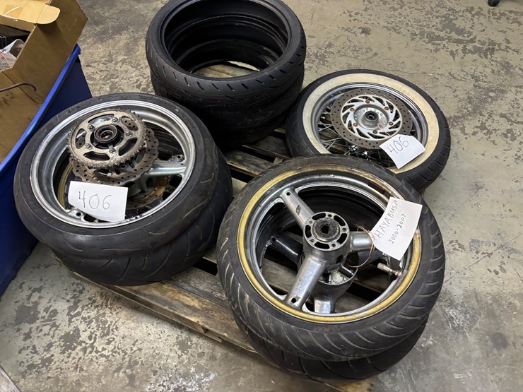 #406-•-lot-of-motorcycle-wheels-image-1