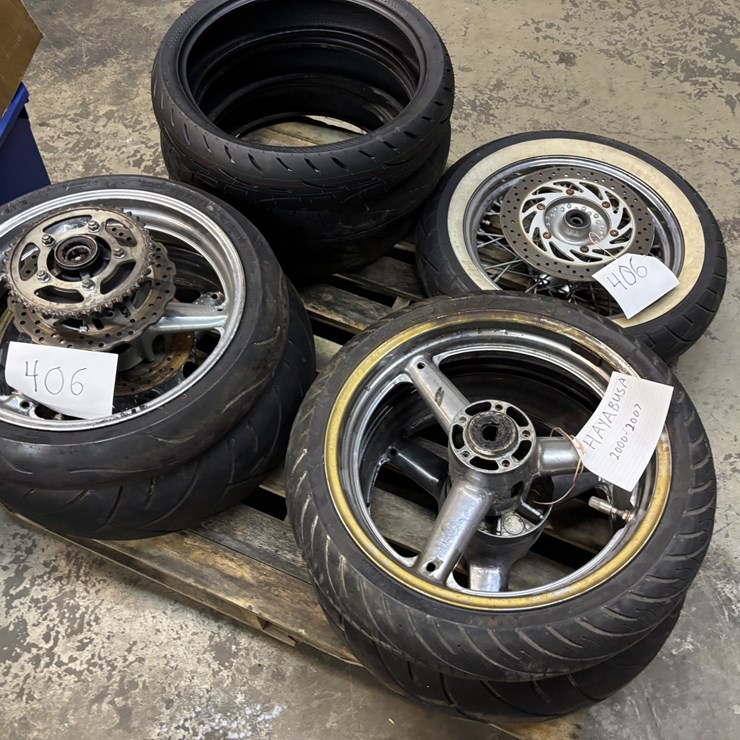 #406 • LOT OF MOTORCYCLE WHEELS