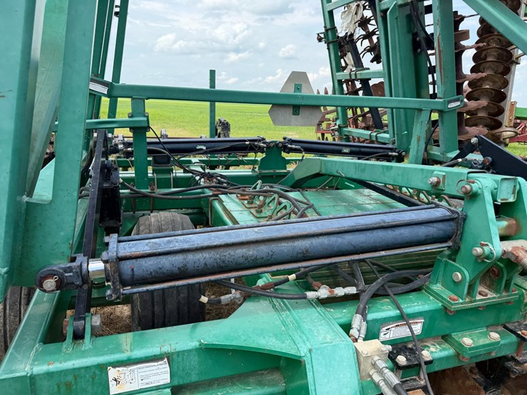 great-plains-3000tt-image-52
