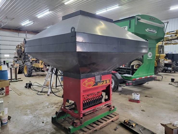 gandy-6290-68-orbital-air-seeder-image-5