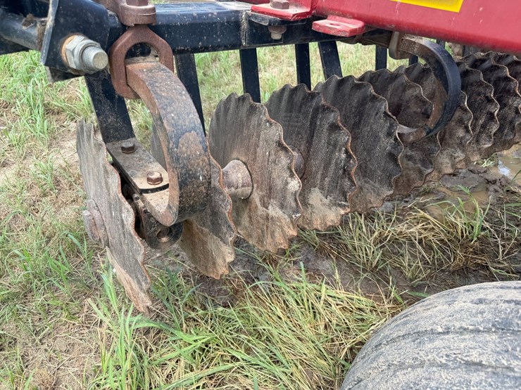 case-ih-330-image-59