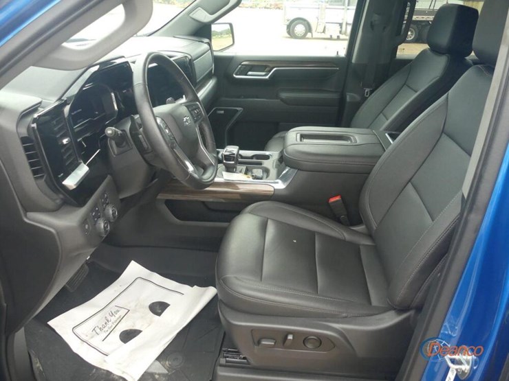 2022-chevrolet-silverado-1500-z71-image-6