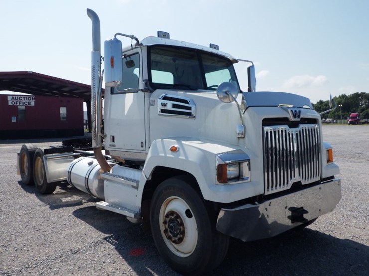 2019-western-star-4700sf-image-3