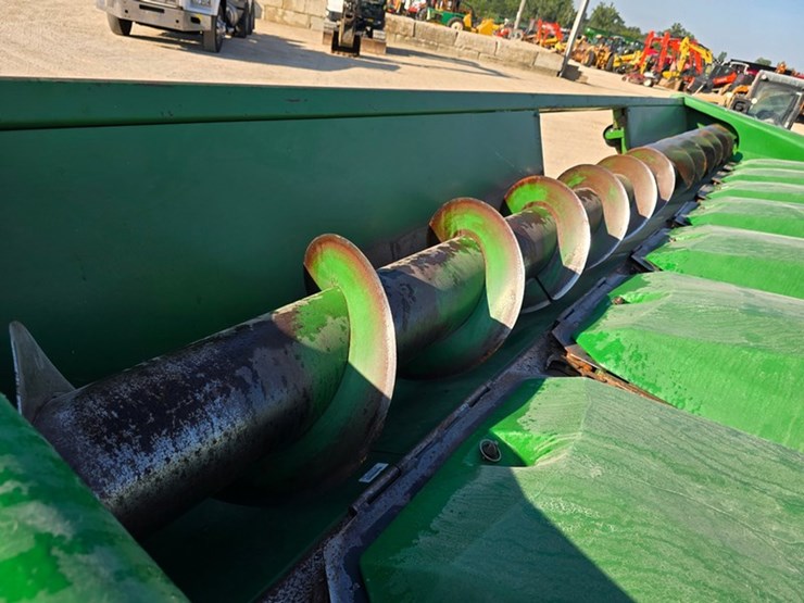 john-deere-8-image-11