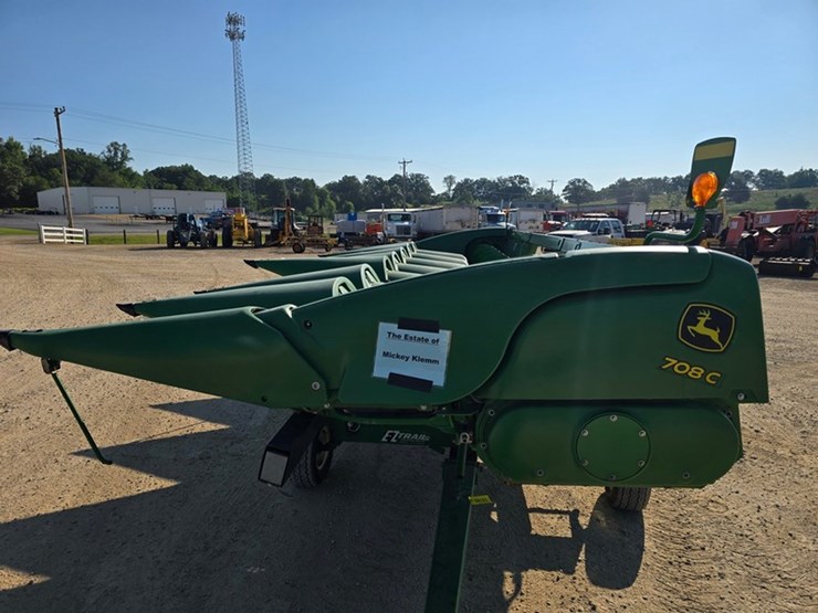 john-deere-708c-image-2