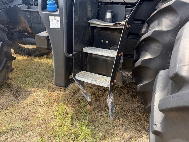 2015-new-holland-t8.350-image-24
