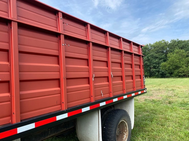 ih-1700-grain-truck-image-29