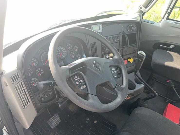2016-international-prostar-semi-image-30
