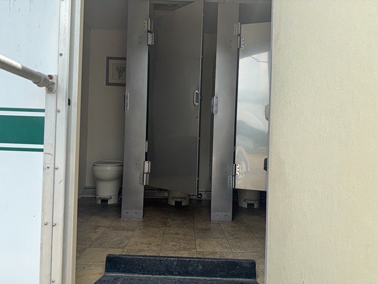 1992-pace-restroom-trailer-image-67
