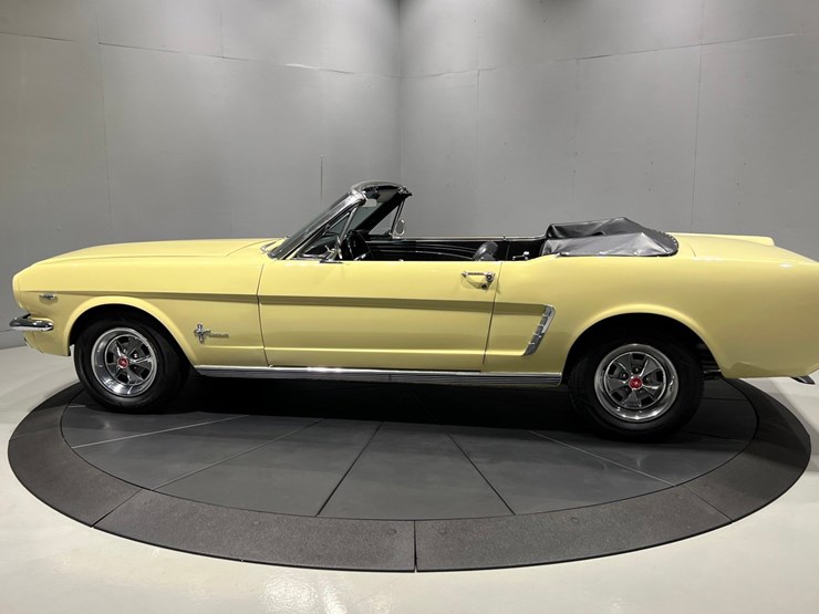 #1512-•-1965-ford-mustang-convertible-image-3