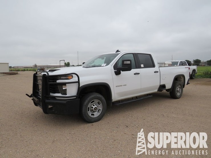 2024-chevrolet-silverado-2500hd-image-2