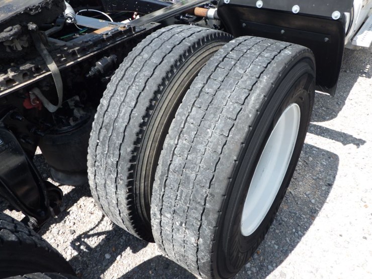 2018-freightliner-cascadia-125-image-6