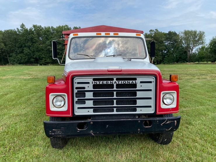 ih-1700-grain-truck-image-2
