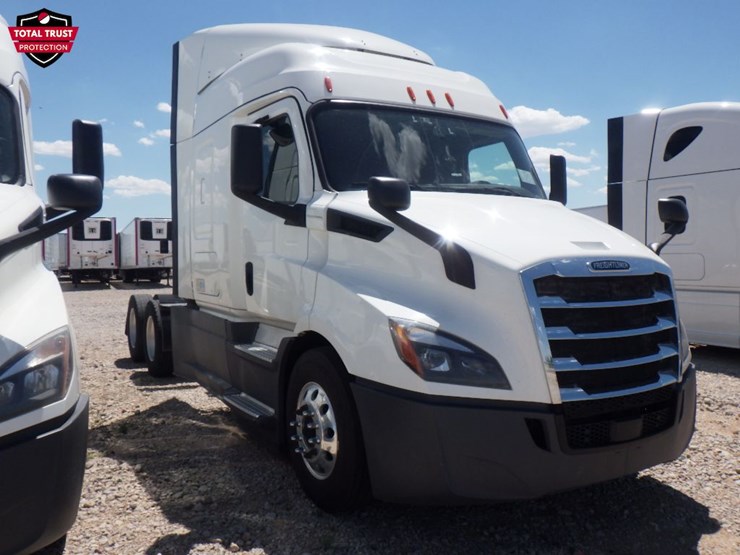 2020-freightliner-cascadia-116-image-3