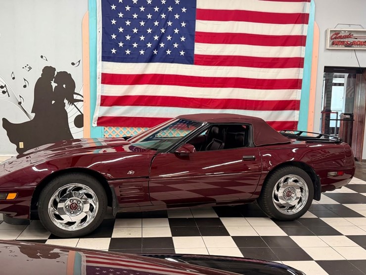 #1873-•-1993-chevrolet-corvette-image-11