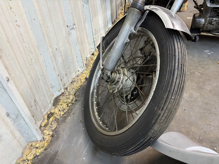 #400-•-mid-70’s-honda-cb750-for-parts/-repairs-image-5