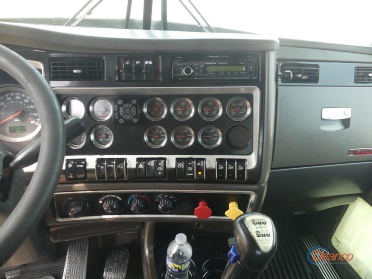 2012-kenworth-t800-image-22