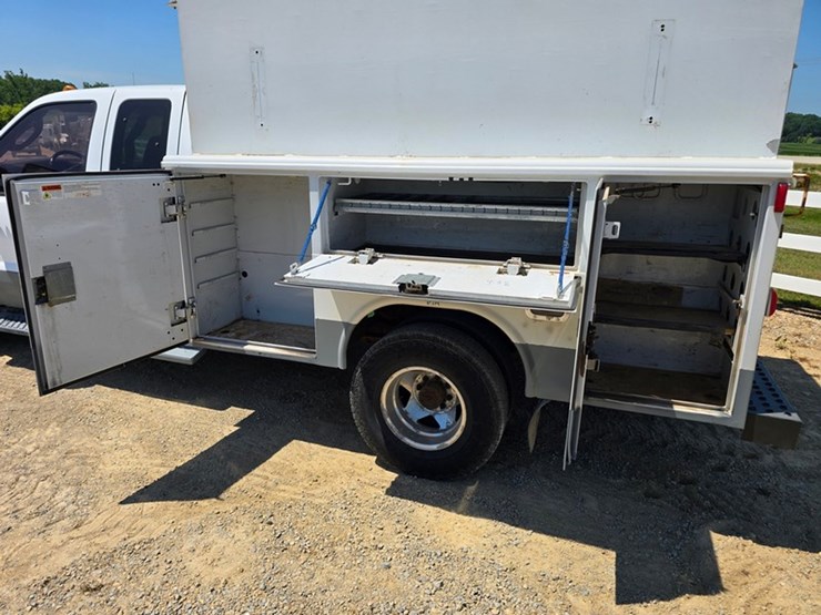 2004-ford-f350-image-13