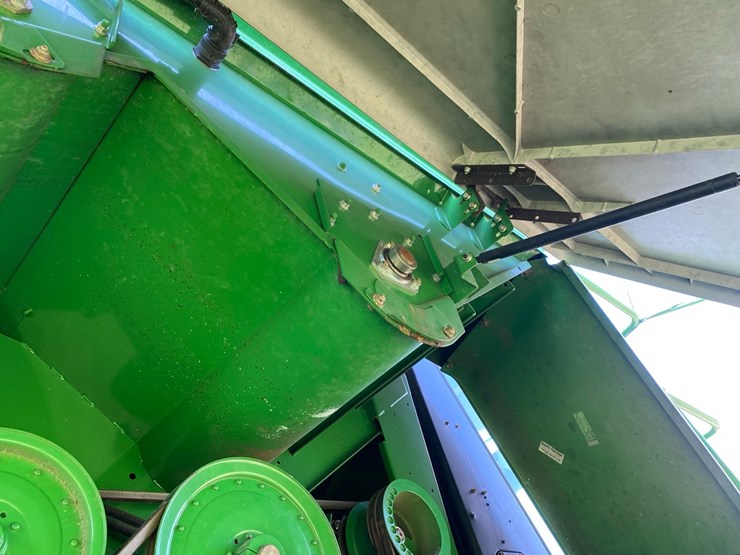 john-deere-9670-combine-4x4-image-24