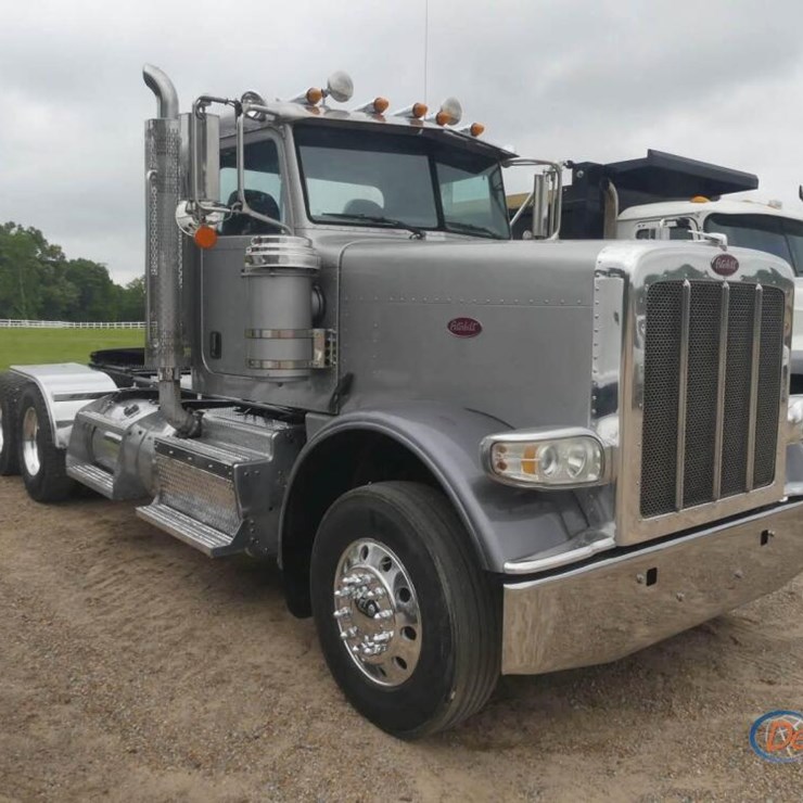 2013 PETERBILT 388