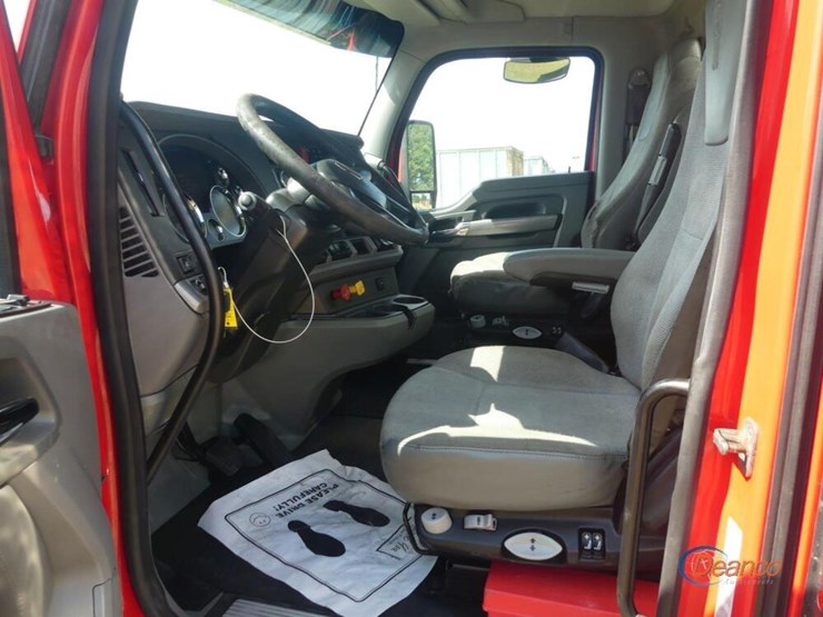 2017-kenworth-t680-image-17