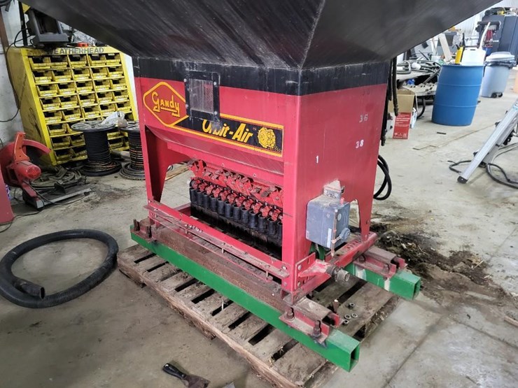 gandy-6290-68-orbital-air-seeder-image-12