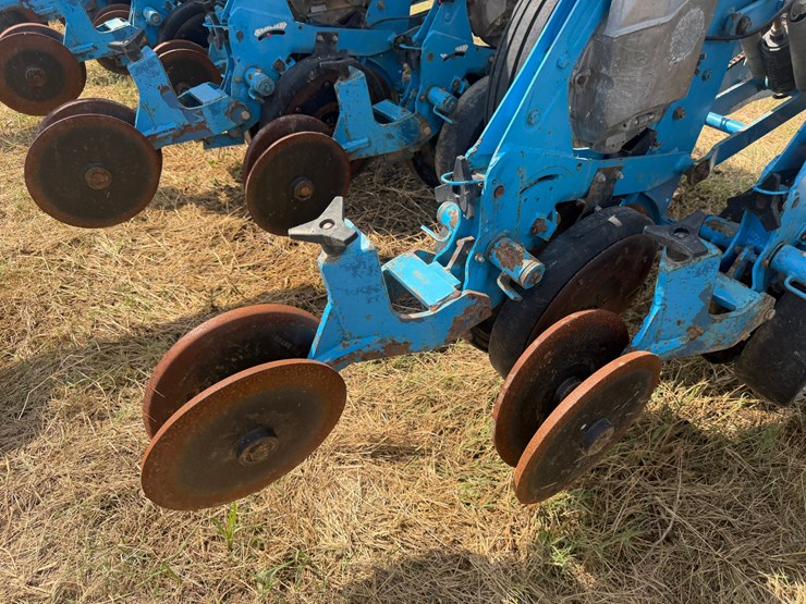 #51909-•-monosem-12-twin-row-38"-center-planter-05a116-inv#51909-image-45
