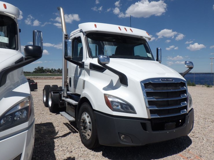 2018-freightliner-cascadia-116-image-3