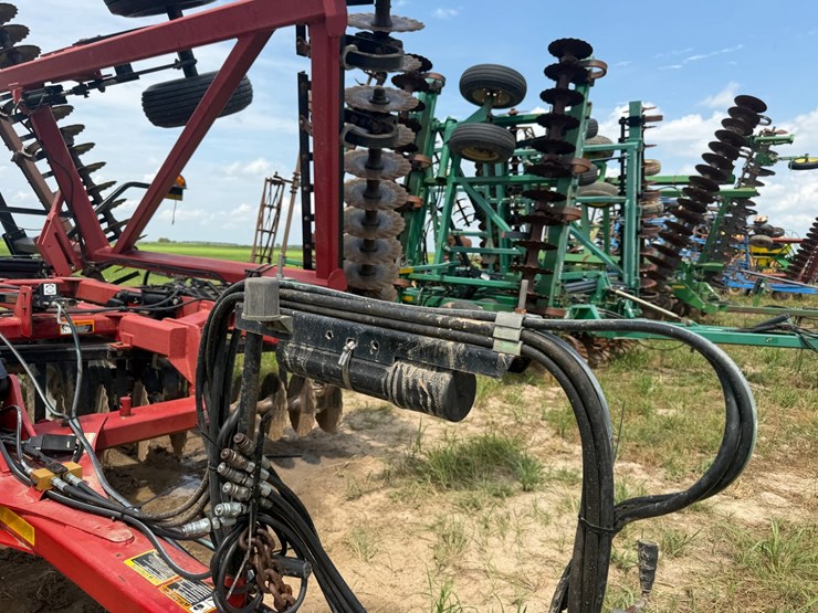 case-ih-330-image-42