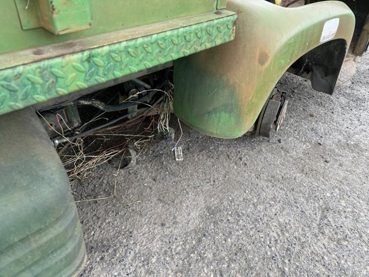 2020-john-deere-gator-image-22