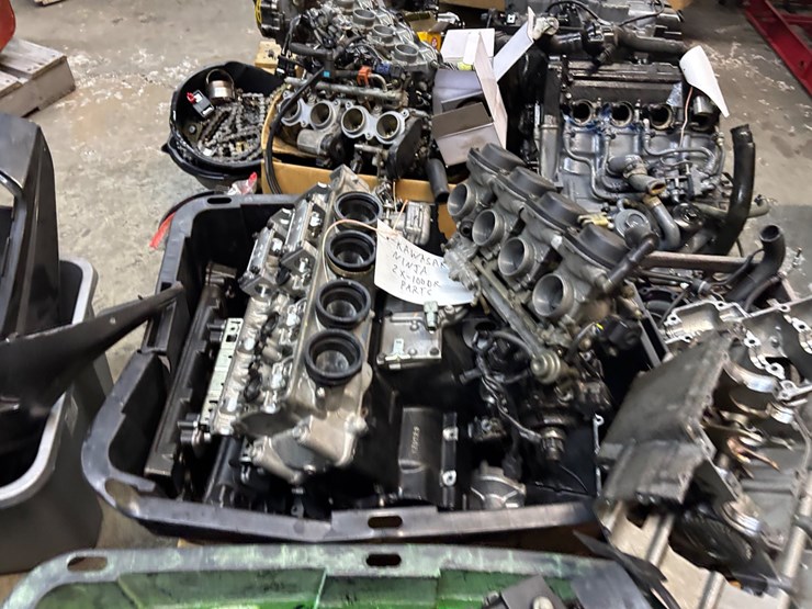 #408-•-2-pallets-of-motorcycle-engines-and-engine-parts-image-29