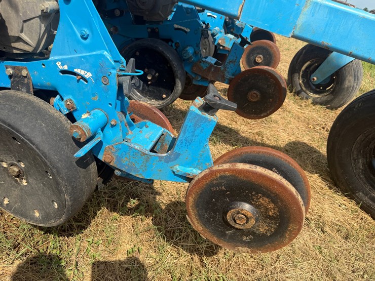 #51909-•-monosem-12-twin-row-38"-center-planter-05a116-inv#51909-image-75