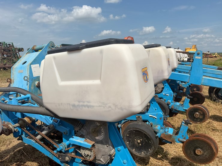#51909-•-monosem-12-twin-row-38"-center-planter-05a116-inv#51909-image-95