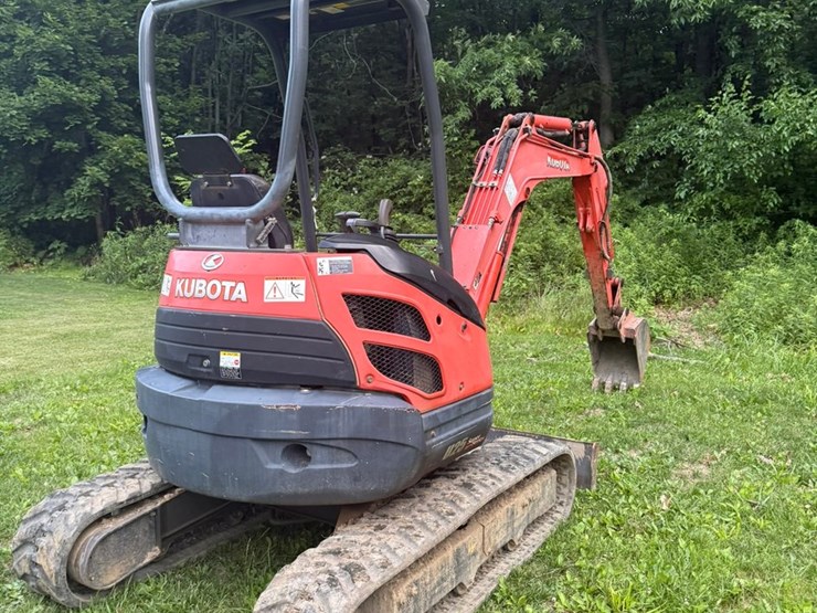 2011-caterpillar-d5c-xl-image-5