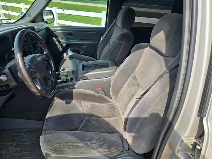 2006-chevrolet-2500-image-22