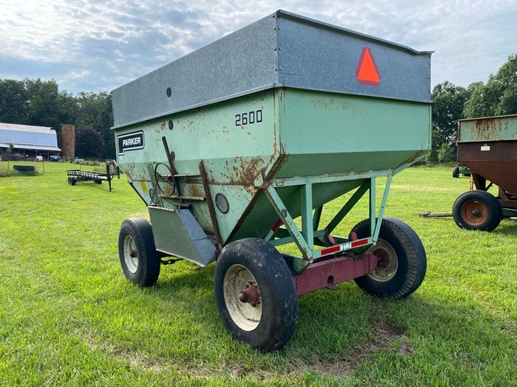 parker-2600-gravity-wagon-image-4