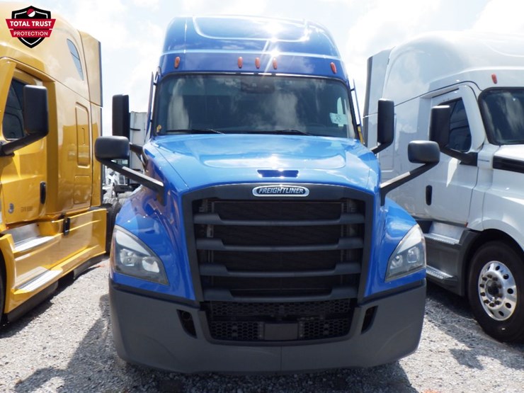 2022-freightliner-cascadia-126-image-2