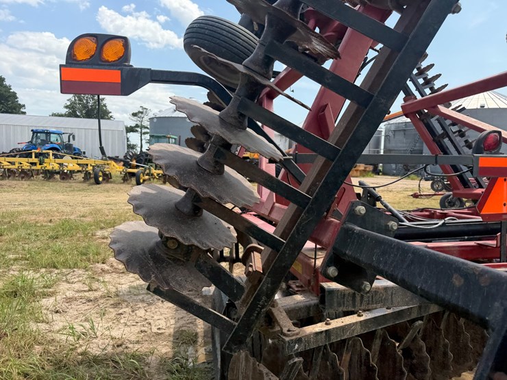 case-ih-330-image-26