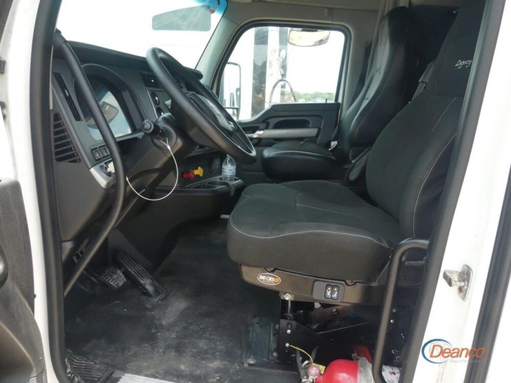 2022-kenworth-t680-image-14