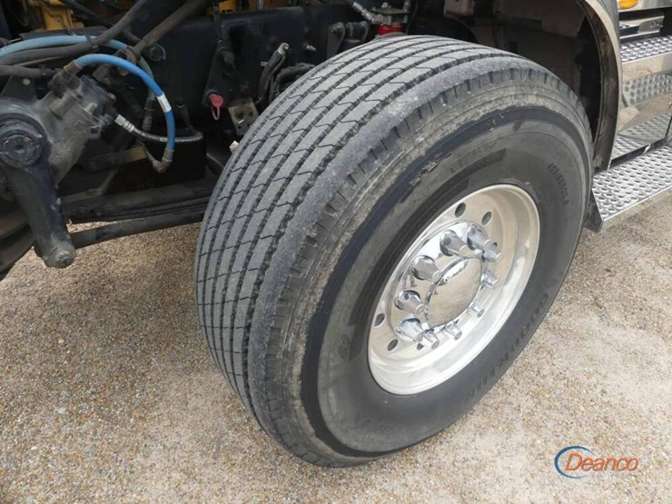 2014-kenworth-t800-image-19