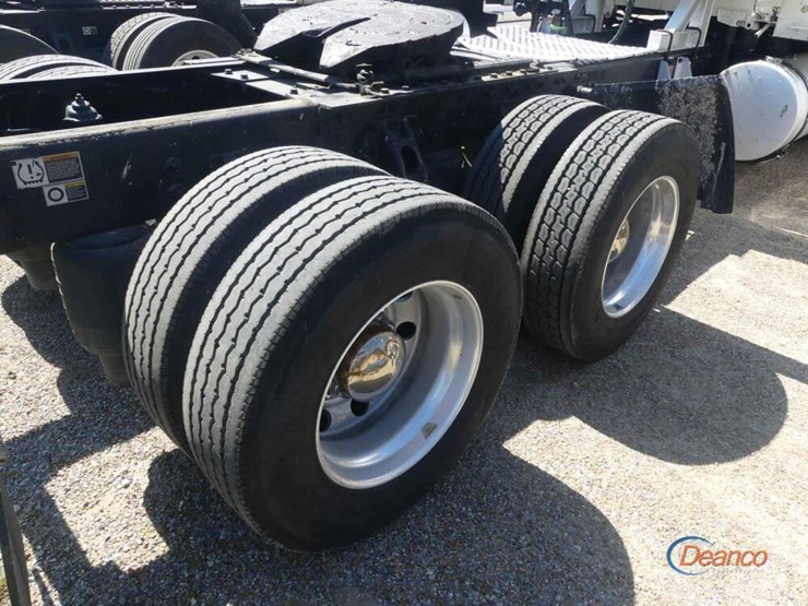 2022-kenworth-t680-image-8